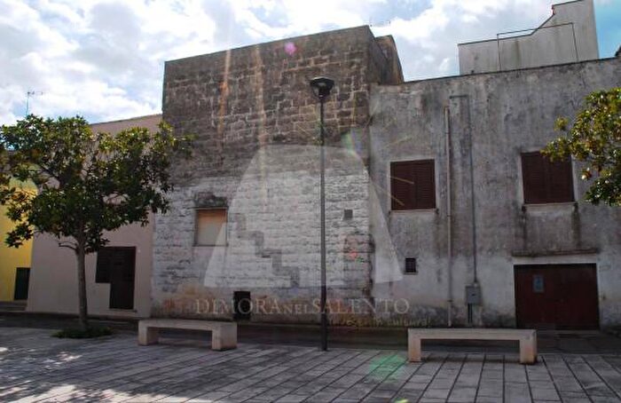 Casa quadrilocale in vendita in Via Santa Barbara, Miggiano