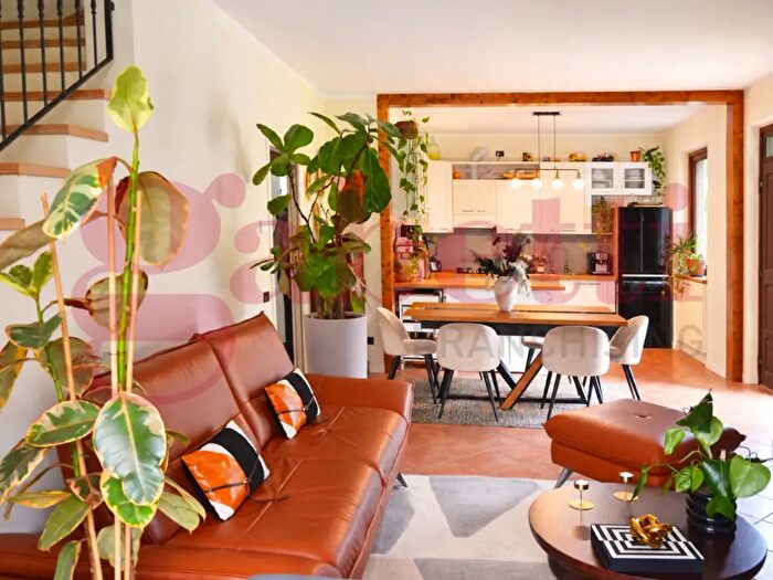 Casa con 6 locali in vendita in Via Rossini, Ranzanico