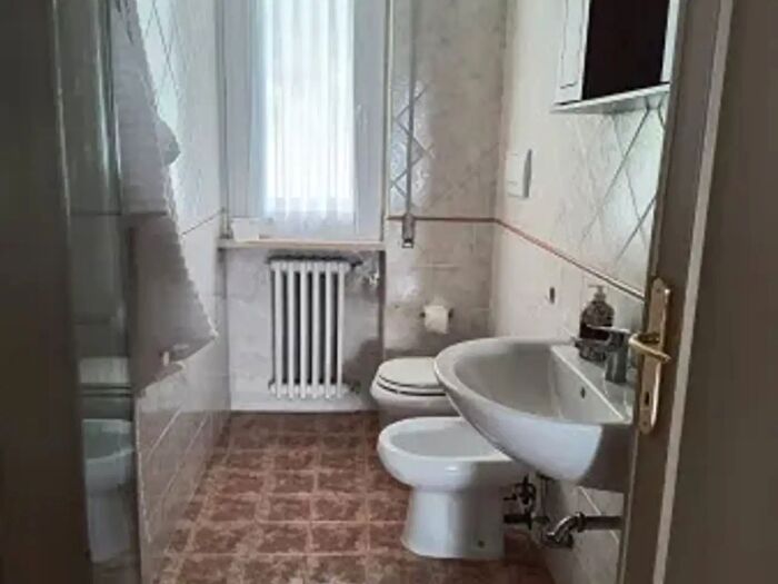 Appartamento con 6 locali in affitto in Perugia