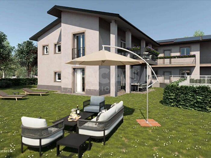 Appartamento quadrilocale in vendita in Via San Francesco, Montevecchia