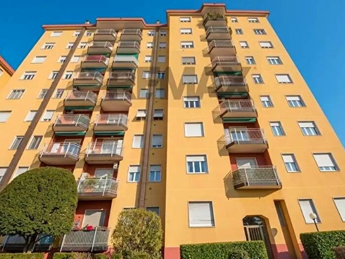 Appartamento trilocale in vendita in F Baracca, Muggiò