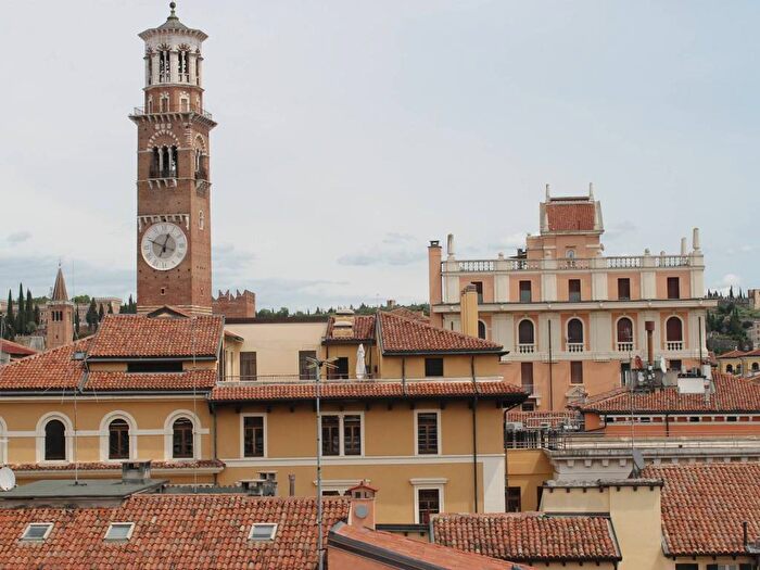 Appartamento con 5 locali in affitto in Centro Storico, Verona