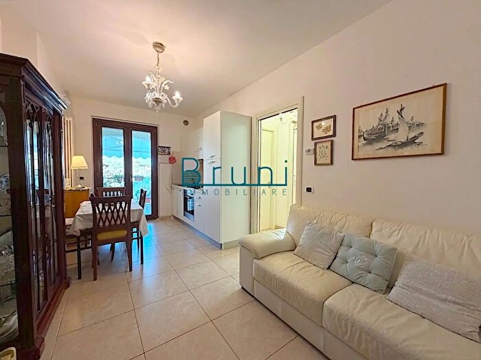 Appartamento trilocale in vendita in Via Francesco Morosini, San Benedetto Del Tronto