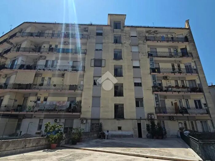 Appartamento trilocale in vendita in Via Matteo Pastore, Salerno