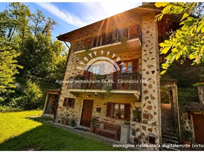 Casa quadrilocale in vendita in Strada Statale di Valle Cannobina, Cannobio