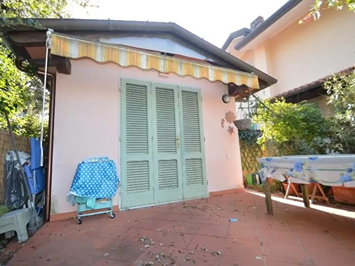 Casa bilocale in vendita in Pietrasanta