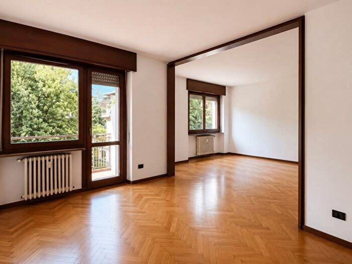 Appartamento trilocale in affitto in Via Don Giovanni Bosco, Centro, Sondrio