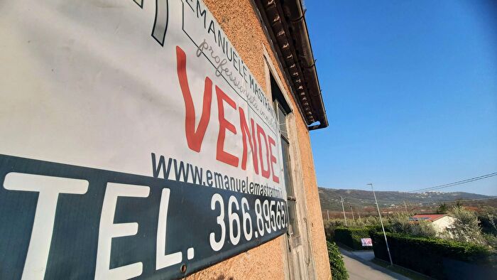 Casa con 10 locali in vendita in Alatri