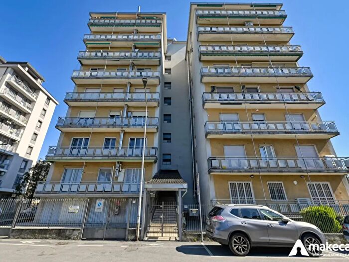 Appartamento trilocale in vendita in Via dei Platani, Melegnano