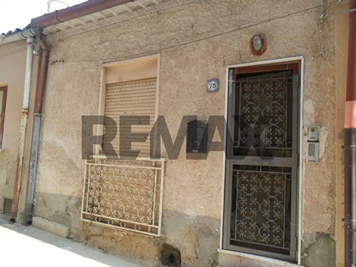 Casa quadrilocale in vendita in Via Mussomeli, Caltanissetta