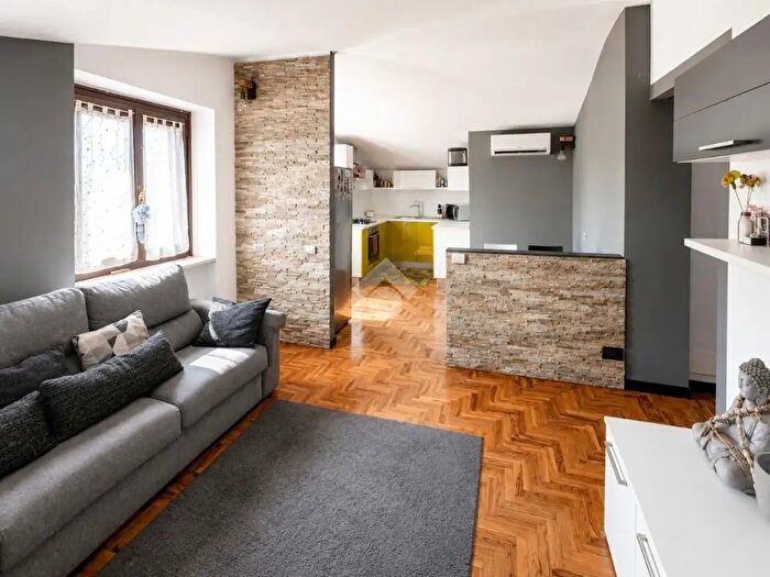 Casa bilocale in vendita in Via Verbano, Cormano