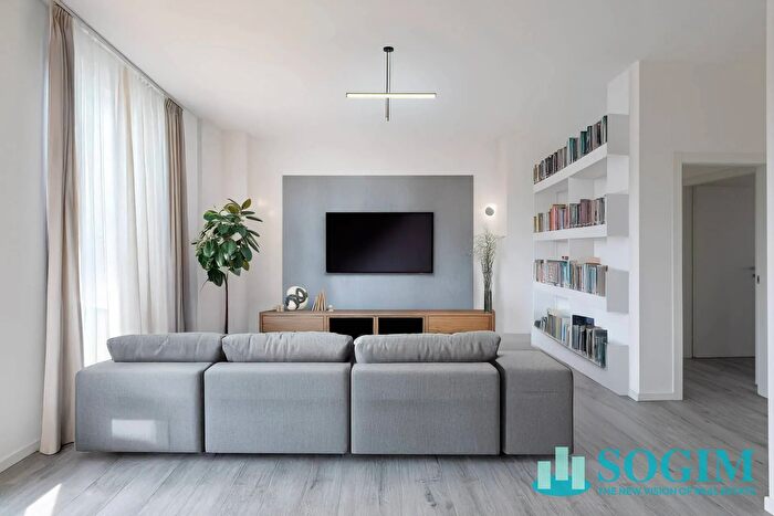 Appartamento quadrilocale in vendita in Via Asti, Seregno