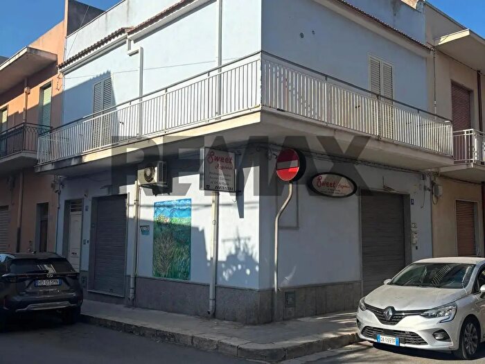 Casa quadrilocale in vendita in Via Rosolino Pilo, Pachino