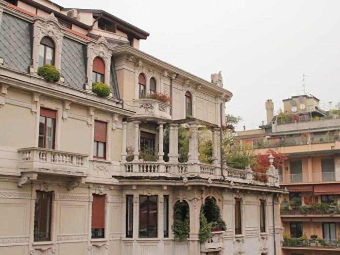 Appartamento trilocale in affitto in Moscova, Milano