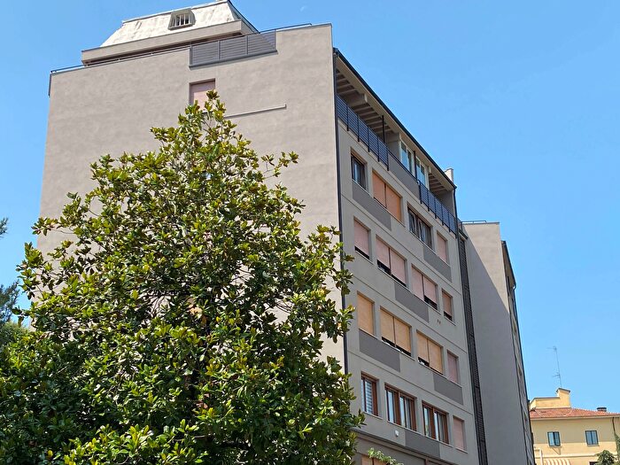 Appartamento con 5 locali in vendita in Modena