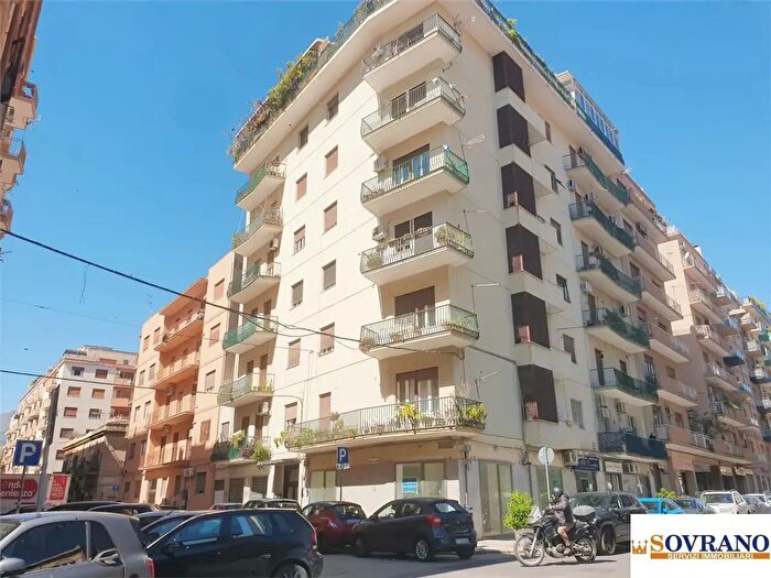 Appartamento trilocale in vendita in Palermo