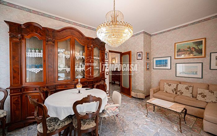 Appartamento trilocale in vendita in Parma