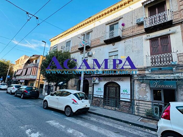 Appartamento trilocale in affitto in Corso Secondigliano, Secondigliano, Napoli