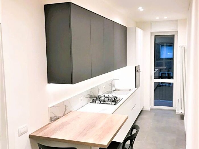 Appartamento trilocale in affitto in Via Giuseppe Antonio Borgese, Cenisio, Milano