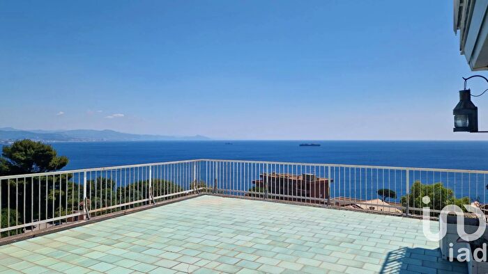 Appartamento con 11 locali in vendita in Via della Pineta, Arenzano