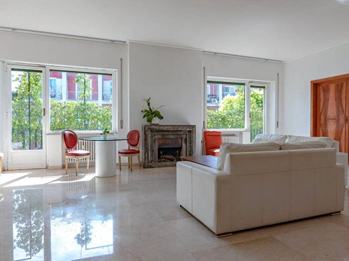 Appartamento con 6 locali in affitto in Via Antonio Gramsci, Parioli, Roma