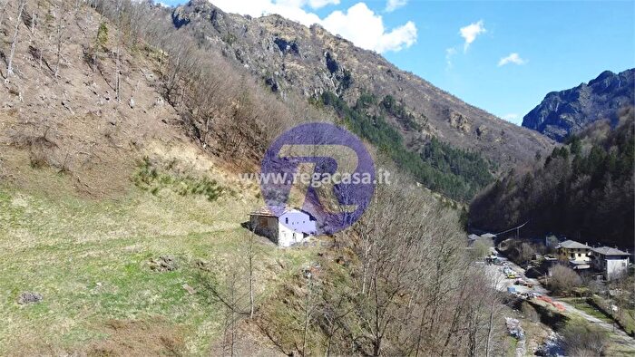 Casa trilocale in vendita in Via Rava Valtorta Bg, Valtorta