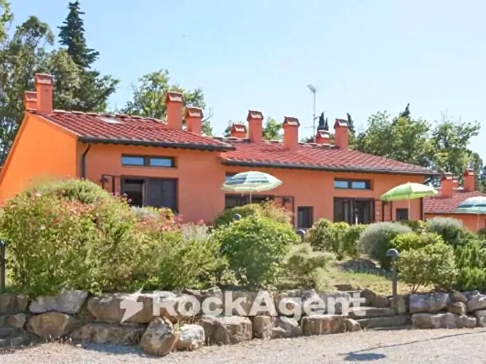 Casa trilocale in vendita in Località Camporbiano, Gambassi Terme