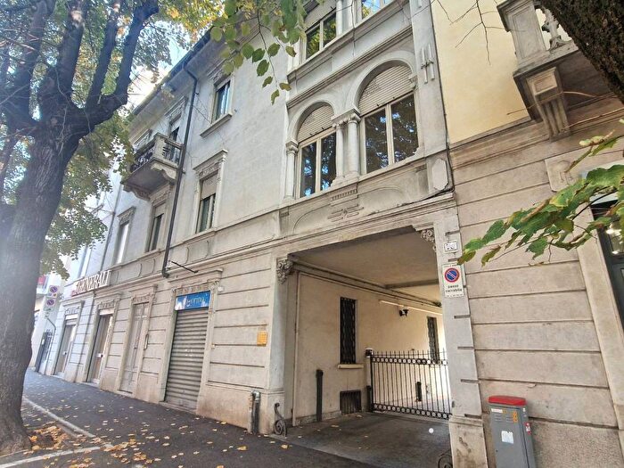 Appartamento con 6 locali in affitto in Corso Ingegner Paolo Bernacchi, Centro, Tradate