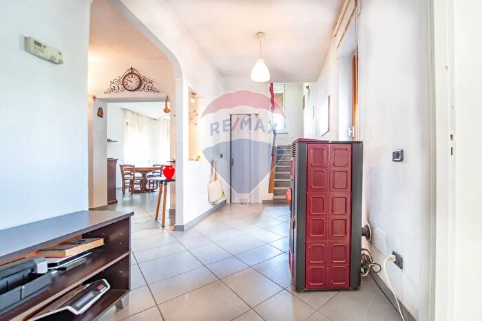 Casa con 10 locali in vendita in Contrada Tiboni, Bucchianico