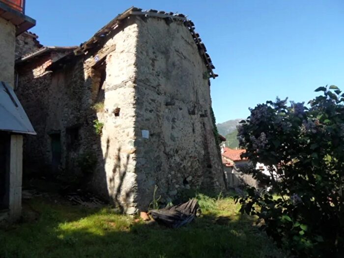 Casa trilocale in vendita in Via Mazzarelli, Garessio