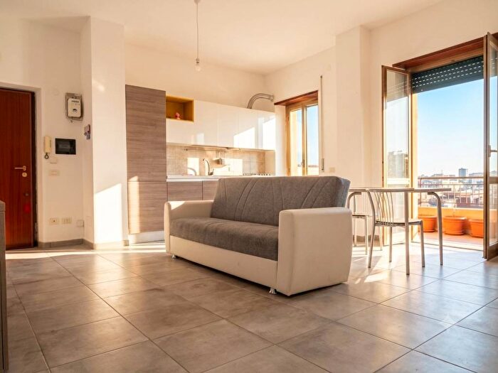Appartamento trilocale in affitto in Via Antonio Cippico, Cecchignola Giuliano Dalmata, Roma