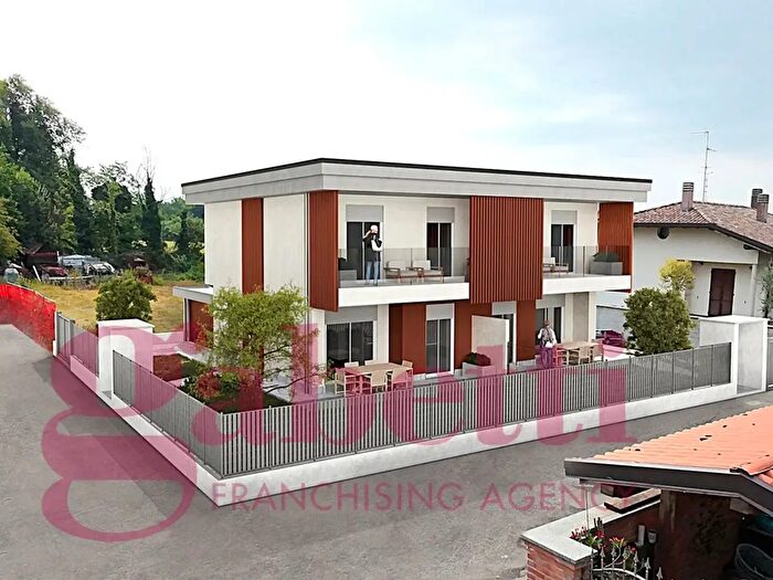 Casa quadrilocale in vendita in Vicolo Torri Gemelle, Caronno Pertusella