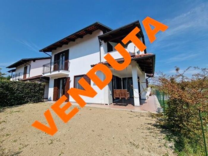 Casa con 5 locali in vendita in Via Borgo Nuovo, Strambino