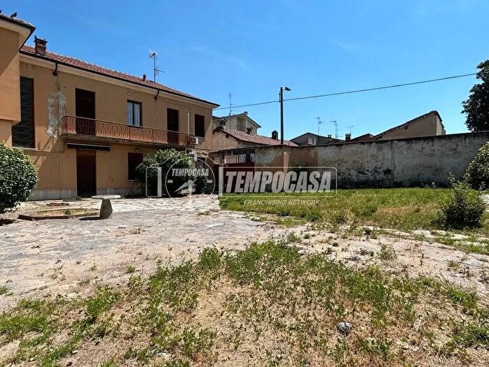 Casa con 5 locali in vendita in Via Reale, Garlasco