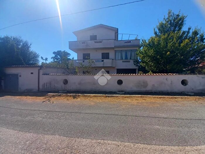 Appartamento trilocale in vendita in Via Circonvallazione Mare Orientale, Ardea
