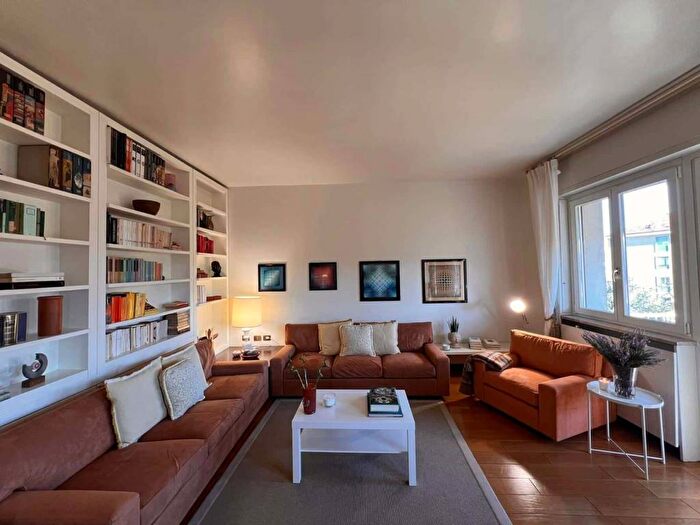 Appartamento trilocale in affitto in Via Andrea Solari, Solari, Milano