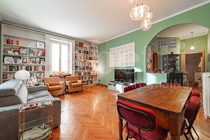 Appartamento trilocale in vendita in Via Giuseppe Meda, Milano