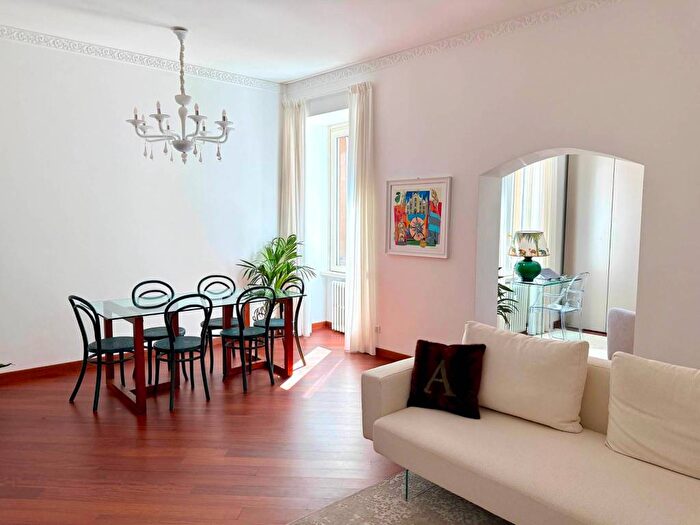 Appartamento trilocale in affitto in Via Senato, Palestro, Milano