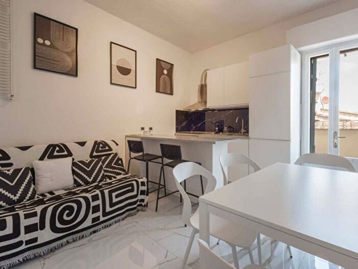 Appartamento con 5 locali in affitto in Via Guelfa, Duomo, Firenze