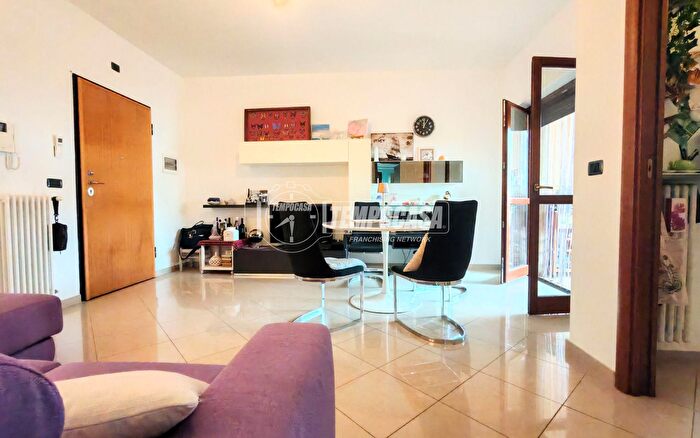 Appartamento trilocale in vendita in Via Padre Semeria, Gioia Del Colle