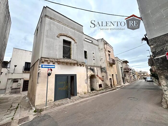 Casa con 8 locali in vendita in Via Pisanelli, Ruffano