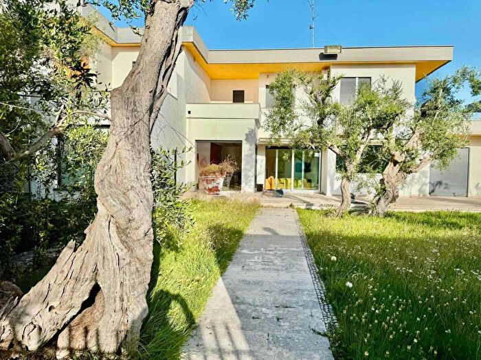 Casa con 6 locali in vendita in Corso Umberto I, Bari