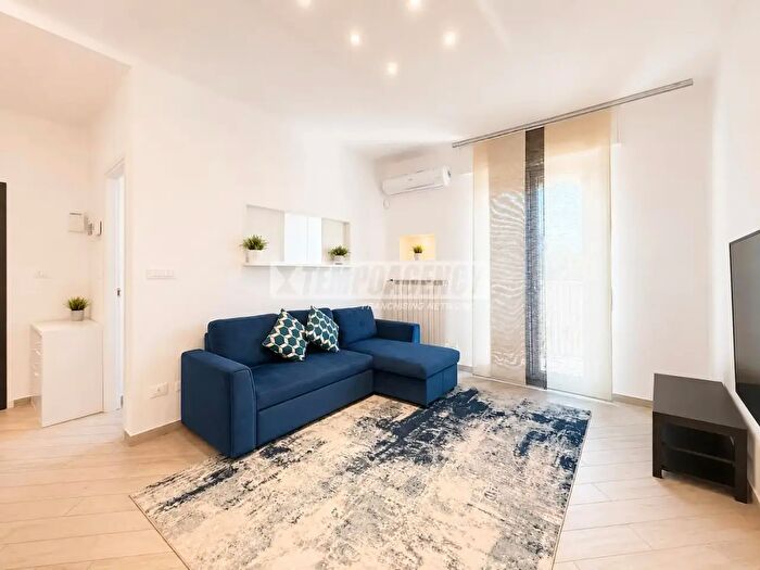 Appartamento trilocale in vendita in Viale Ungheria, Milano