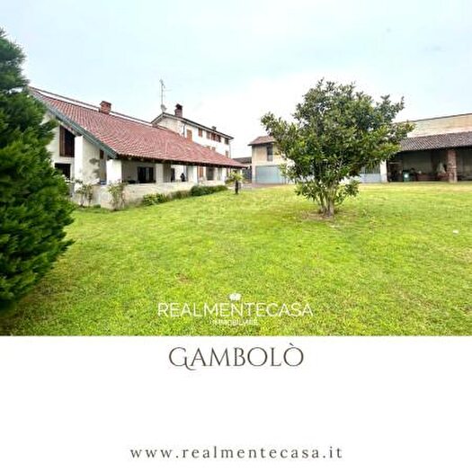 Casa trilocale in vendita in Via Roma, Gambolo