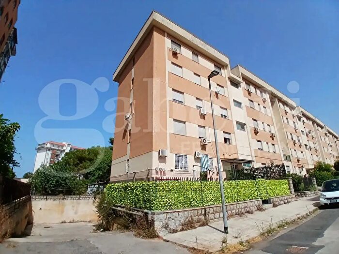 Appartamento con 5 locali in vendita in Via Marco Fanno, Palermo