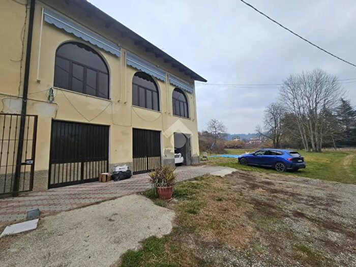 Casa quadrilocale in vendita in Via Monteverde, Acqui Terme