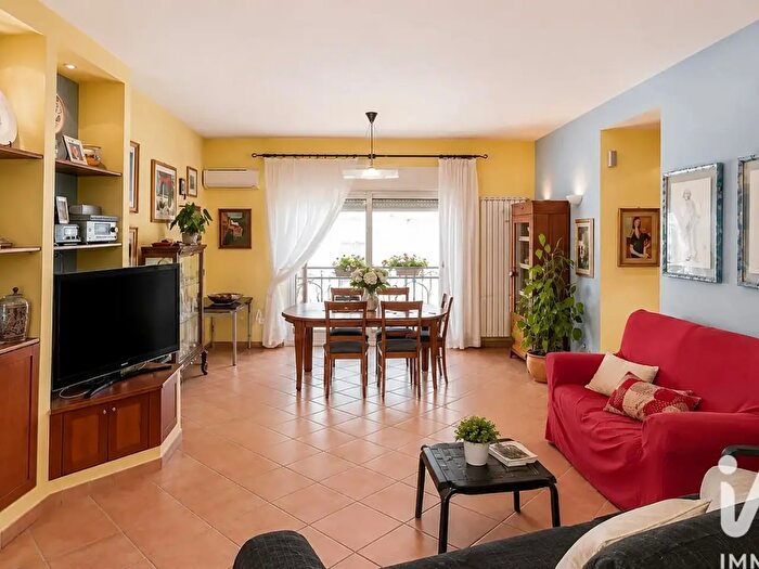 Casa con 6 locali in vendita in Via Fontana, Notaresco