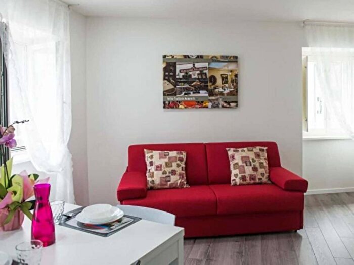 Appartamento bilocale in affitto in Via Mazzini, Borgo Teresiano, Trieste