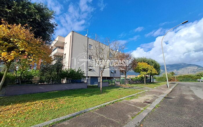 Appartamento quadrilocale in vendita in Via Buonarroti, Terracina