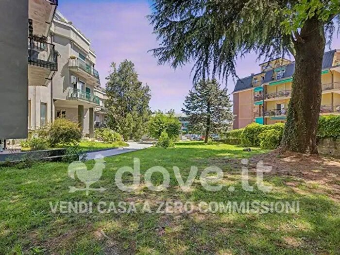 Appartamento trilocale in vendita in Viale Padre G B Aguggiari, Varese